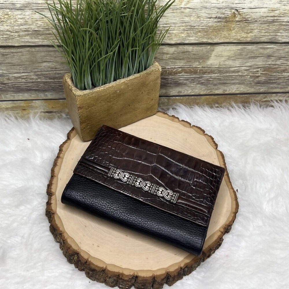 Vintage Brighton Black Pebbled Genuine Leather Croc Trim Clutch Organizer Wallet